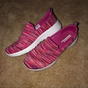 Skechers Goga Max slip on shoe size 7.5